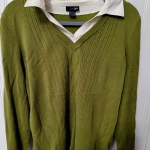 Green knit Juniors shirt Size M